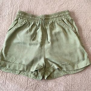 Universal Thread High Waisted Shorts - Size XS Olive Green